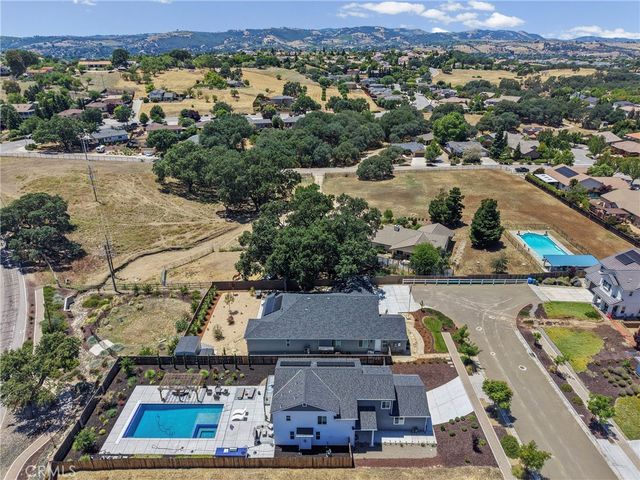 1908 Catahoula Court, Paso Robles, CA 93446