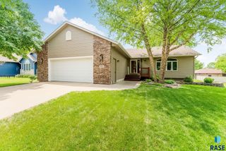 505 N Oak Ridge Rd, Brandon, SD 57005