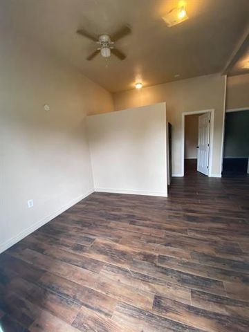 514 Ruddy ST B, Lockhart, TX 78644