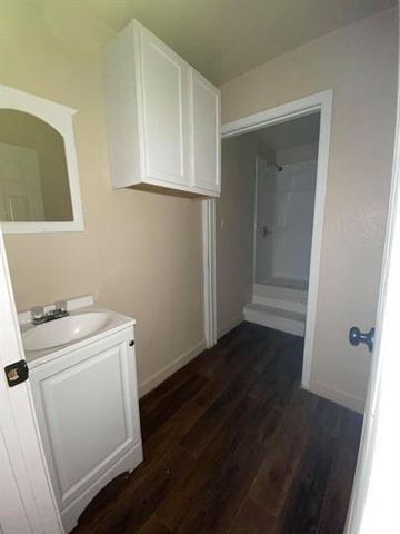 514 Ruddy ST B, Lockhart, TX 78644