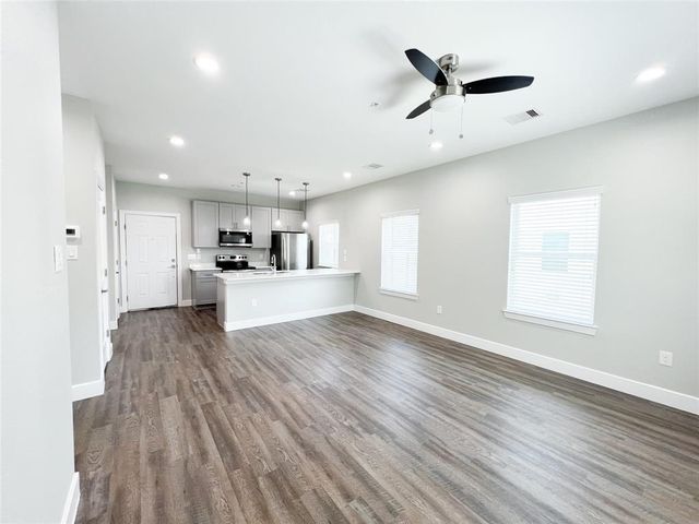 144 W 5th Street B, Kemah, TX 77565