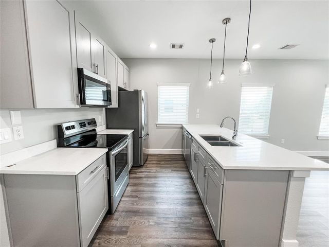 144 W 5th Street B, Kemah, TX 77565