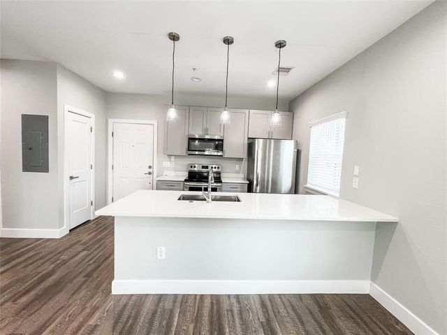 144 W 5th Street B, Kemah, TX 77565