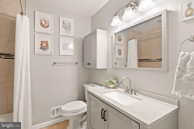 8446 PORTER LN, Alexandria, VA 22308