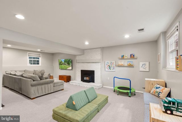 8446 PORTER LN, Alexandria, VA 22308