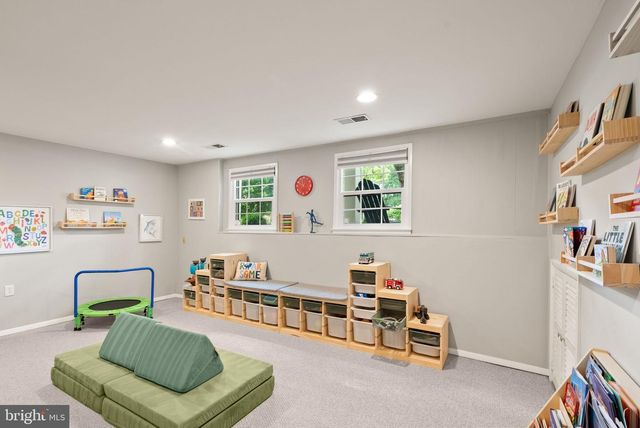8446 PORTER LN, Alexandria, VA 22308