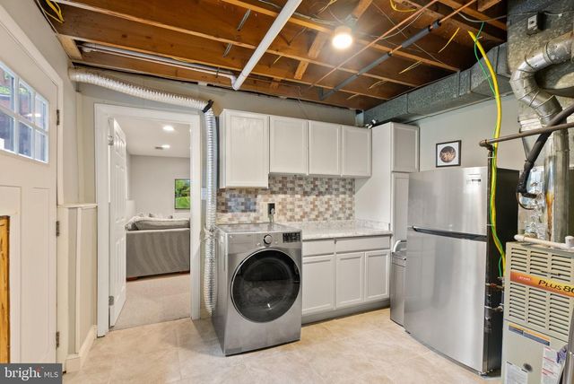 8446 PORTER LN, Alexandria, VA 22308