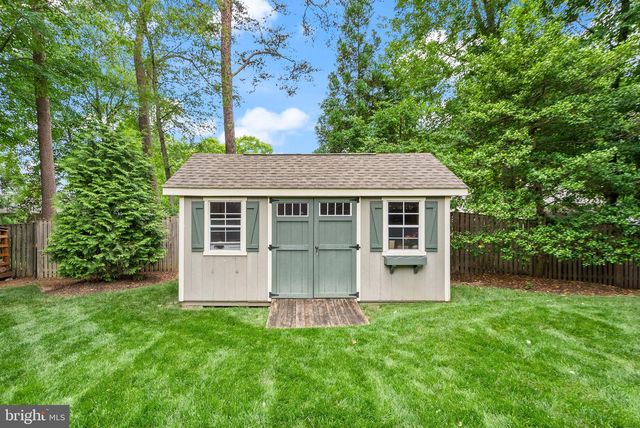 8446 PORTER LN, Alexandria, VA 22308