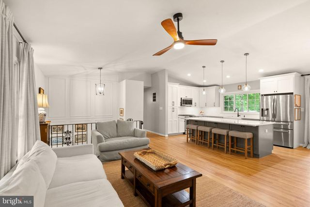 8446 PORTER LN, Alexandria, VA 22308