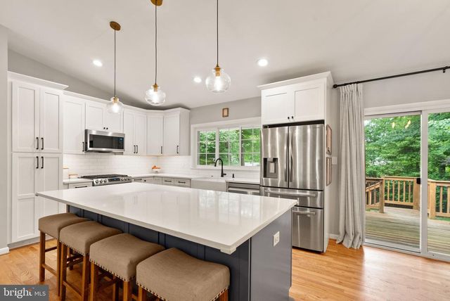 8446 PORTER LN, Alexandria, VA 22308