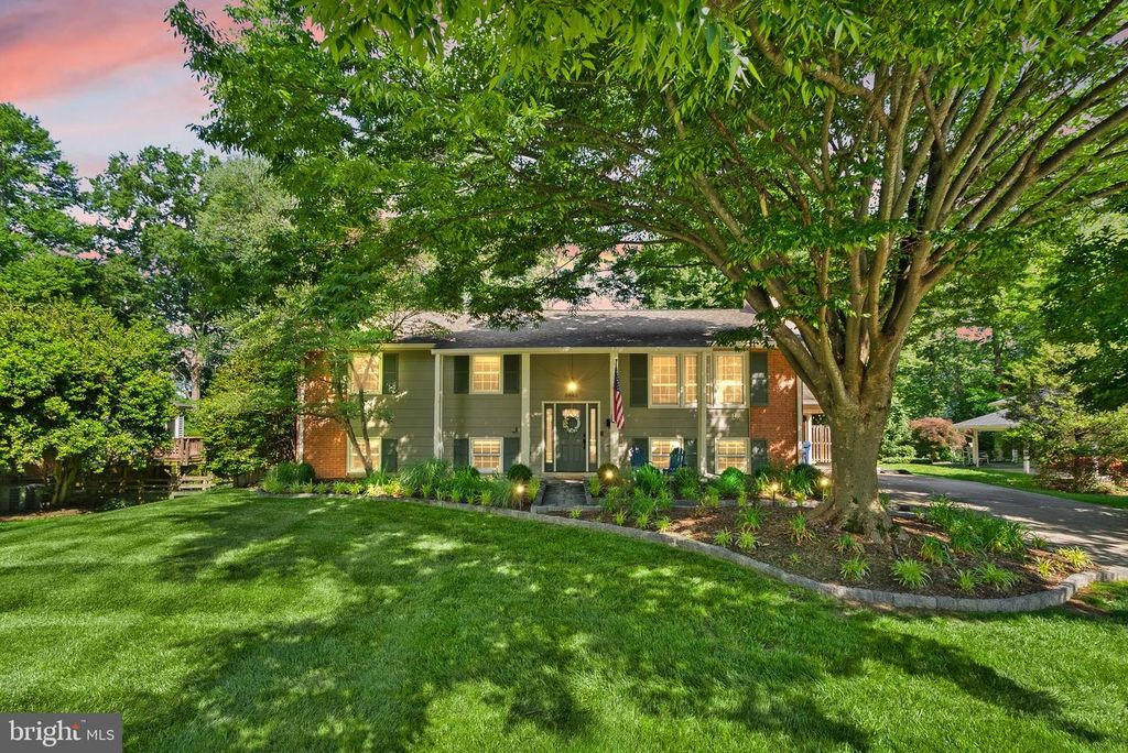 8446 PORTER LN, Alexandria, VA 22308