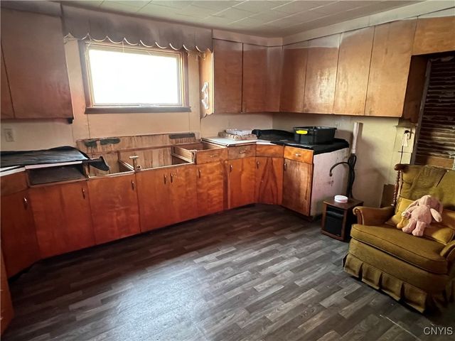 75 Van Anden Street, Auburn, NY 13021