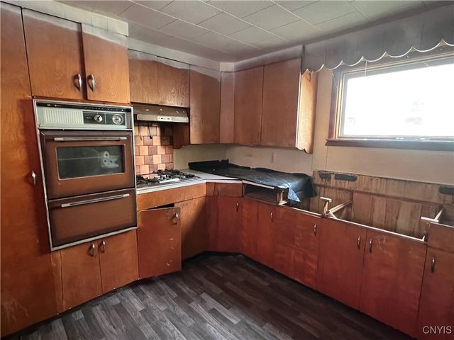 75 Van Anden Street, Auburn, NY 13021