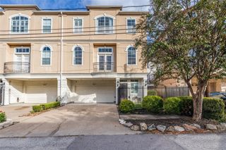 5208 Blossom Street 9, Houston, TX 77007