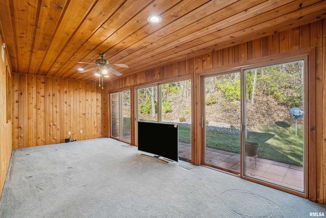 5311 38th Avenue 10, Moline, IL 61265