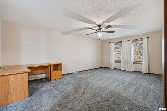 5311 38th Avenue 10, Moline, IL 61265