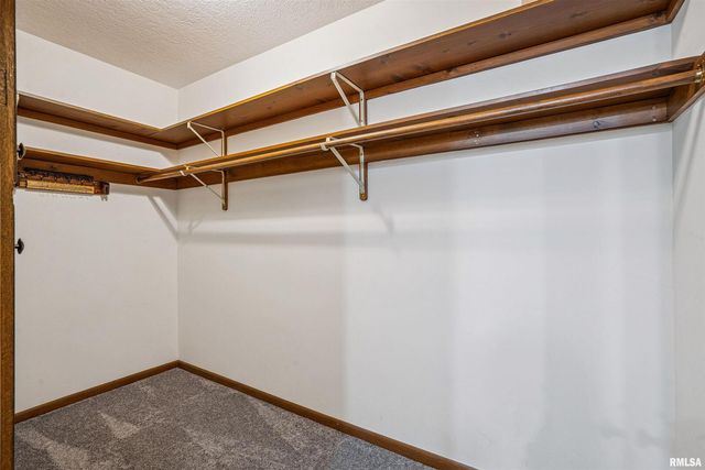 5311 38th Avenue 10, Moline, IL 61265