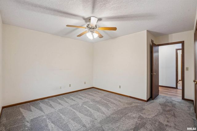 5311 38th Avenue 10, Moline, IL 61265