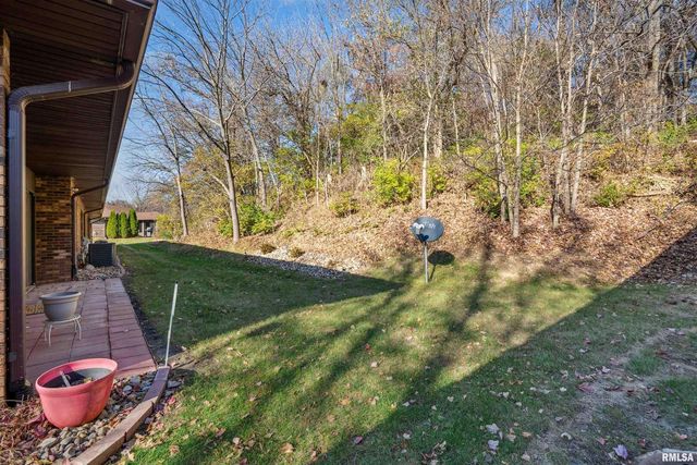 5311 38th Avenue 10, Moline, IL 61265