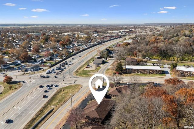 5311 38th Avenue 10, Moline, IL 61265