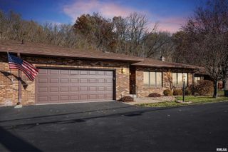 5311 38th Avenue 10, Moline, IL 61265