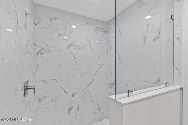 90 BIRD Road, Jacksonville, FL 32218