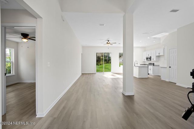 90 BIRD Road, Jacksonville, FL 32218