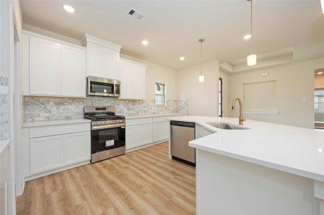 400 Barton Place Drive, Tarkington, TX 77327