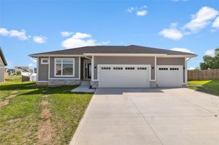 204 11th Court NW, Bondurant, IA 50035