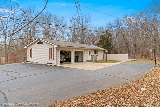 11720 Andersonville Road, Davisburg, MI 48350