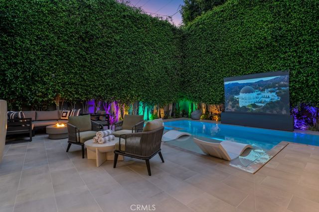 8719 Rosewood Avenue, West Hollywood, CA 90048