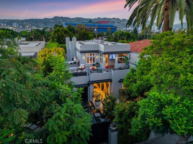 8719 Rosewood Avenue, West Hollywood, CA 90048