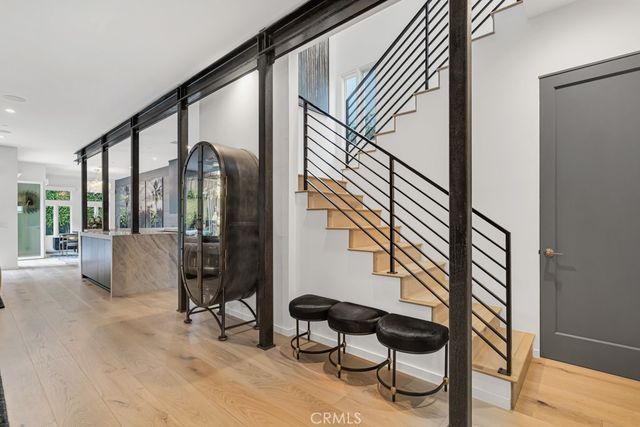 8719 Rosewood Avenue, West Hollywood, CA 90048