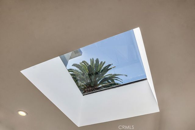 8719 Rosewood Avenue, West Hollywood, CA 90048