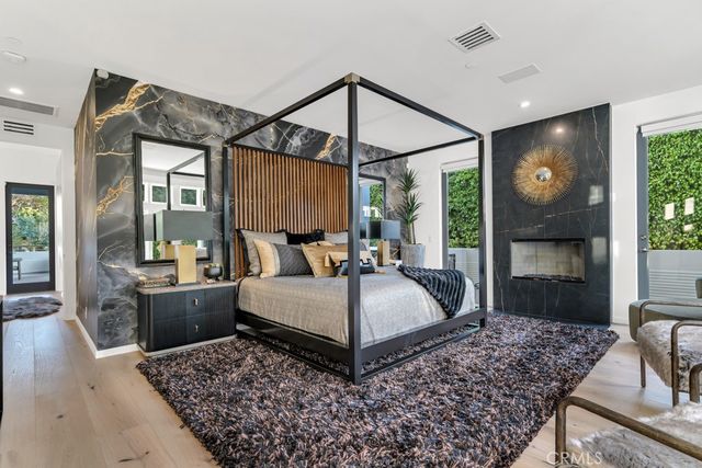 8719 Rosewood Avenue, West Hollywood, CA 90048