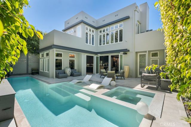 8719 Rosewood Avenue, West Hollywood, CA 90048