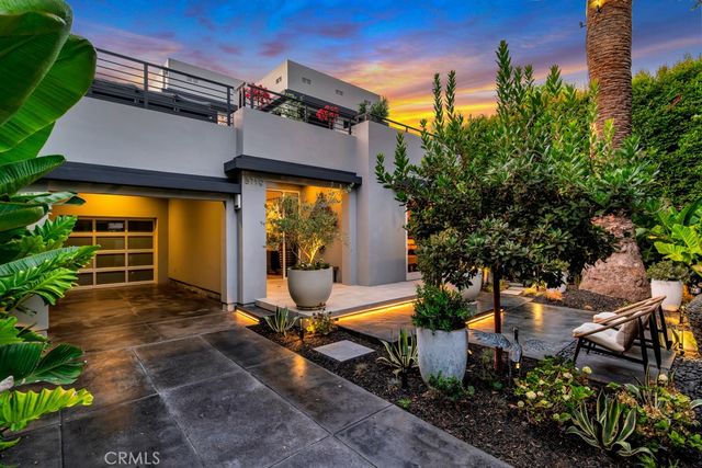 8719 Rosewood Avenue, West Hollywood, CA 90048