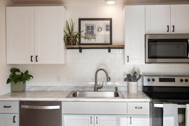 7405 Knollwood Drive, Mounds View, MN 55112