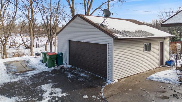 7405 Knollwood Drive, Mounds View, MN 55112