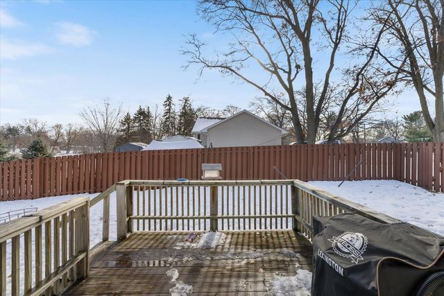 7405 Knollwood Drive, Mounds View, MN 55112