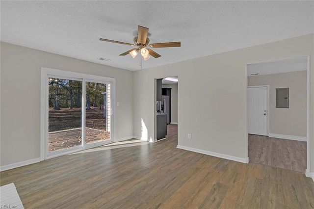 3807 Springbloom DR, Portsmouth, VA 23703