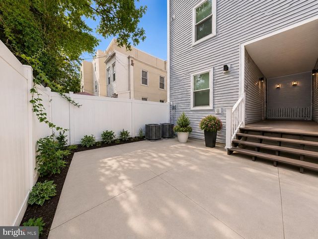 2139 N 18TH ST, Philadelphia, PA 19121