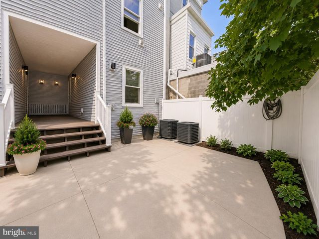 2139 N 18TH ST, Philadelphia, PA 19121