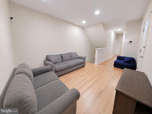2139 N 18TH ST, Philadelphia, PA 19121