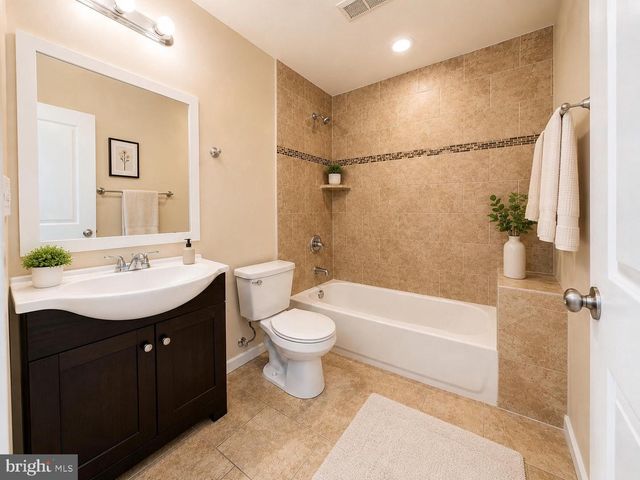 2139 N 18TH ST, Philadelphia, PA 19121
