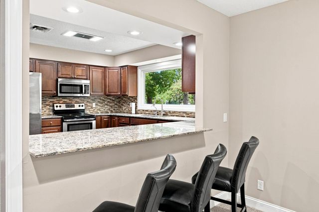 20840 Hidden Ponds Drive, Rogers, MN 55374
