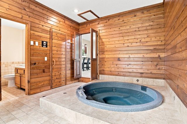 20840 Hidden Ponds Drive, Rogers, MN 55374