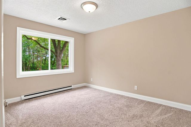 20840 Hidden Ponds Drive, Rogers, MN 55374