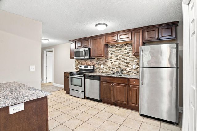 20840 Hidden Ponds Drive, Rogers, MN 55374