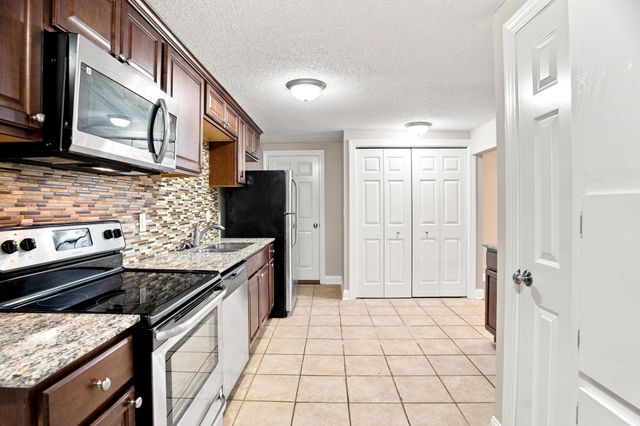 20840 Hidden Ponds Drive, Rogers, MN 55374